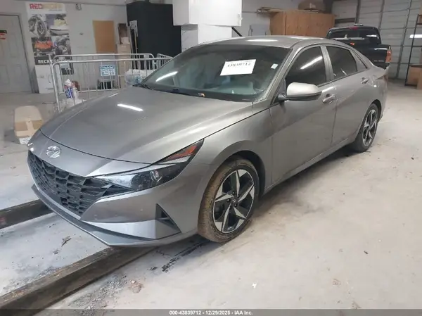 KMHLS4AG9PU450111 2023 HYUNDAI ELANTRA - Image 2