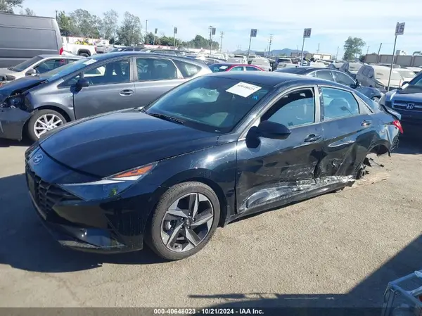 KMHLS4AG9PU560768 2023 HYUNDAI ELANTRA - Image 2