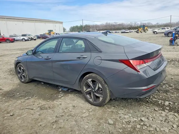 KMHLS4AG9PU597240 2023 HYUNDAI ELANTRA - Image 2