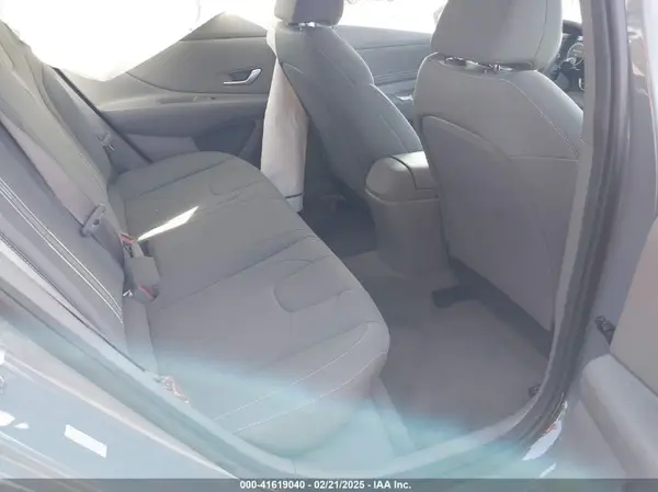 KMHLS4AGXNU276403 2022 HYUNDAI ELANTRA - Image 8