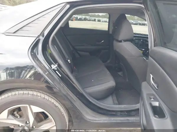 KMHLS4AGXPU413892 2023 HYUNDAI ELANTRA - Image 8