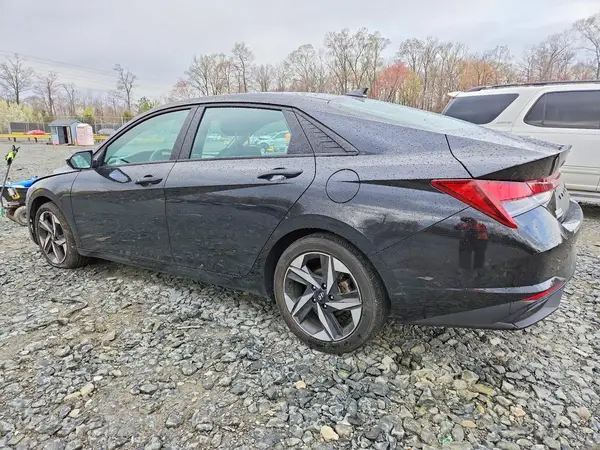 KMHLS4AGXPU582228 2023 HYUNDAI ELANTRA - Image 2