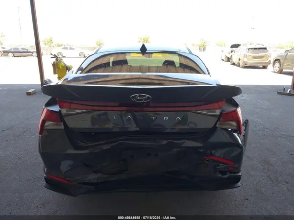 2023 HYUNDAI ELANTRA auction photo 6