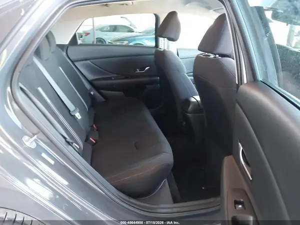 2023 HYUNDAI ELANTRA auction photo 8