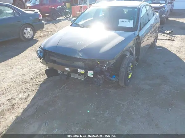 2024 HYUNDAI ELANTRA auction photo 6