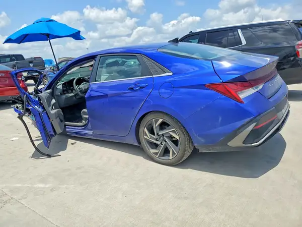 KMHLS4DG0RU832431 2024 HYUNDAI ELANTRA - Image 2