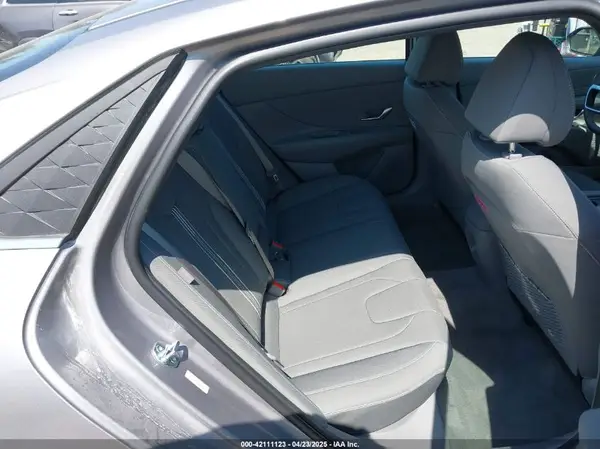 KMHLS4DG0SU985915 2025 HYUNDAI ELANTRA - Image 8