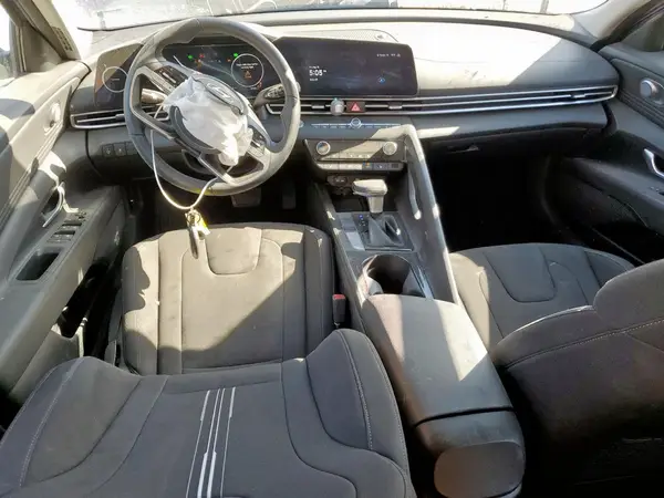 KMHLS4DG1RU744939 2024 HYUNDAI ELANTRA - Image 8