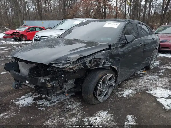 KMHLS4DG1RU749820 2024 HYUNDAI ELANTRA - Image 2