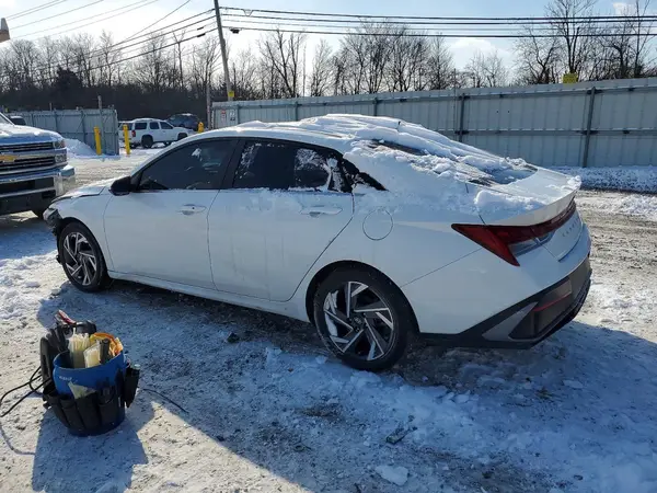 KMHLS4DG1RU752085 2024 HYUNDAI ELANTRA - Image 2
