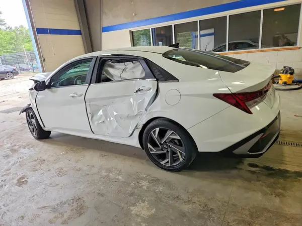 KMHLS4DG1RU770053 2024 HYUNDAI ELANTRA - Image 2