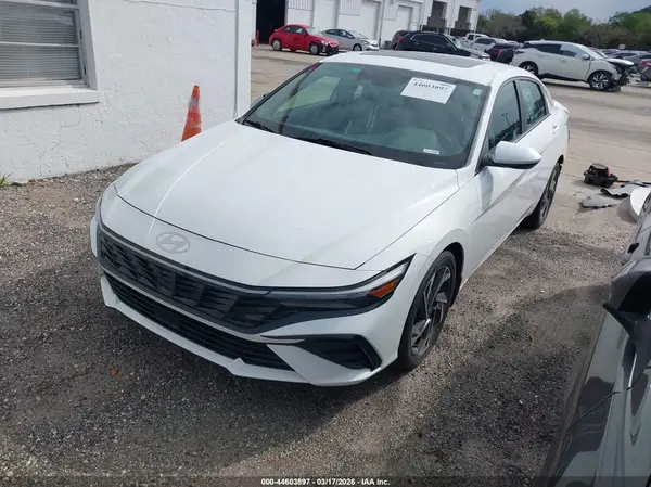 KMHLS4DG1RU781862 2024 HYUNDAI ELANTRA - Image 2
