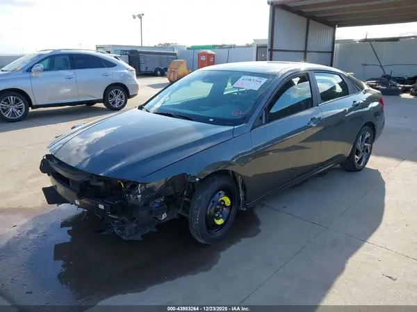 KMHLS4DG1RU787421 2024 HYUNDAI ELANTRA - Image 2