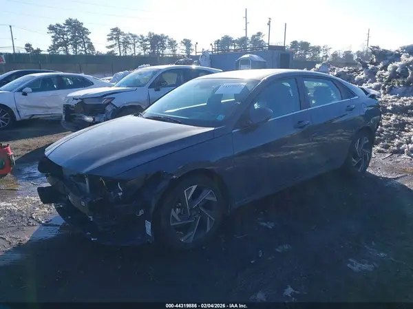 KMHLS4DG1RU831174 2024 HYUNDAI ELANTRA - Image 2