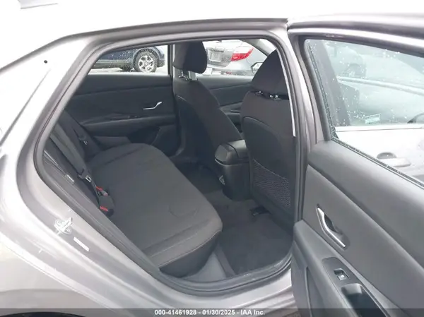 KMHLS4DG1RU843180 2024 HYUNDAI ELANTRA - Image 8