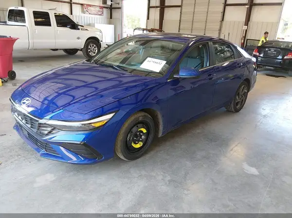 KMHLS4DG1SU922421 2025 HYUNDAI ELANTRA - Image 2