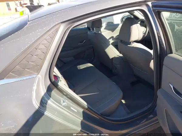 KMHLS4DG1SU932608 2025 HYUNDAI ELANTRA - Image 8