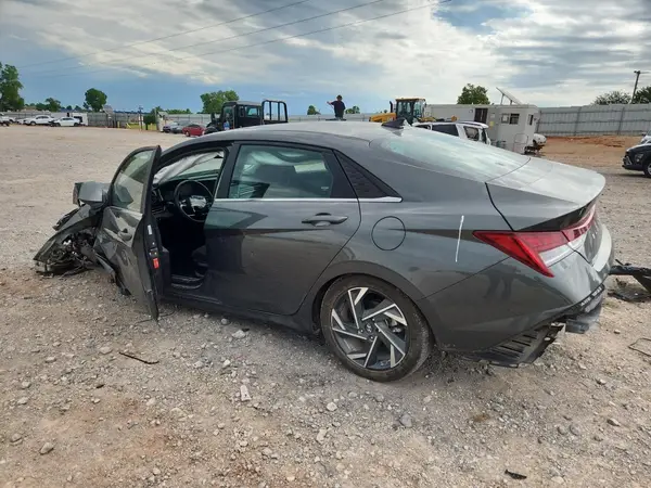 KMHLS4DG2RU699381 2024 HYUNDAI ELANTRA - Image 2