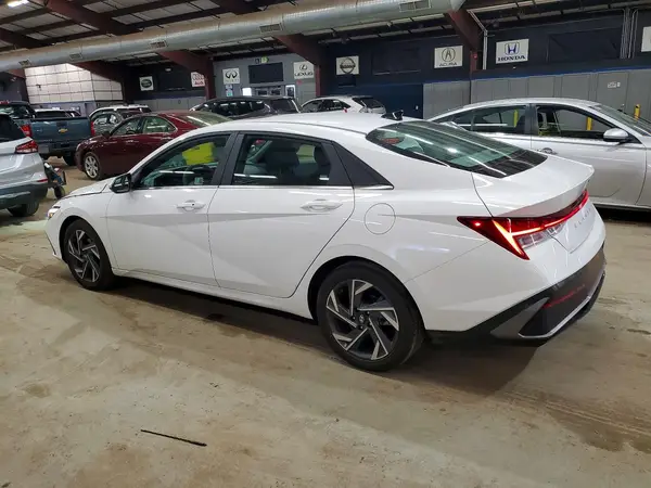 KMHLS4DG2RU712615 2024 HYUNDAI ELANTRA - Image 2