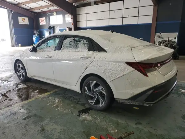 KMHLS4DG2RU772054 2024 HYUNDAI ELANTRA - Image 2