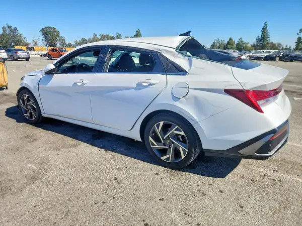 KMHLS4DG2SU856283 2025 HYUNDAI ELANTRA - Image 2