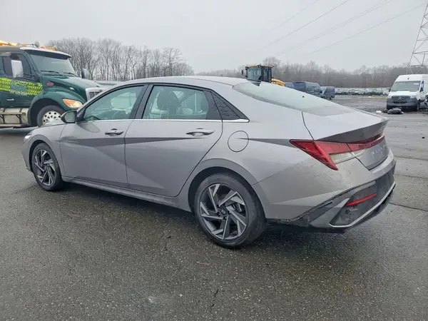 KMHLS4DG2SU983809 2025 HYUNDAI ELANTRA - Image 2