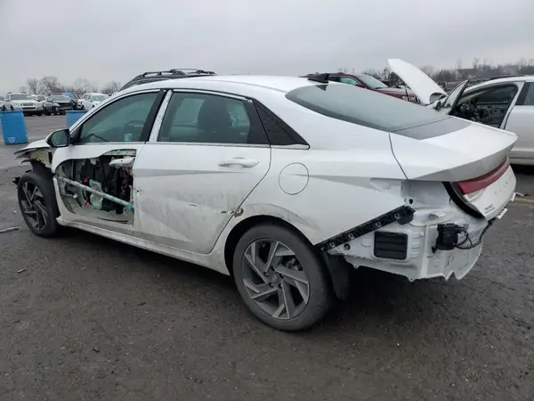 KMHLS4DG3RU747342 2024 HYUNDAI ELANTRA - Image 2