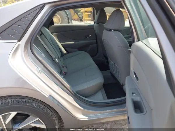 KMHLS4DG3RU748068 2024 HYUNDAI ELANTRA - Image 8