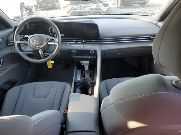 KMHLS4DG3RU749561 2024 HYUNDAI ELANTRA - Image 8