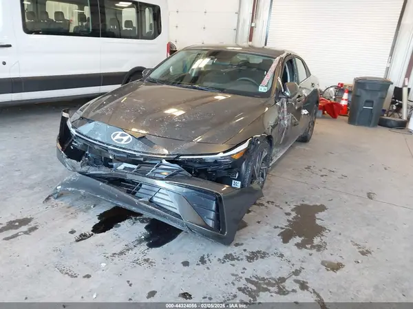 KMHLS4DG3RU782625 2024 HYUNDAI ELANTRA - Image 2