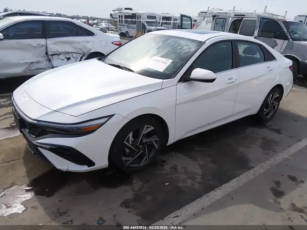 KMHLS4DG3SU860889 2025 HYUNDAI ELANTRA - Image 2