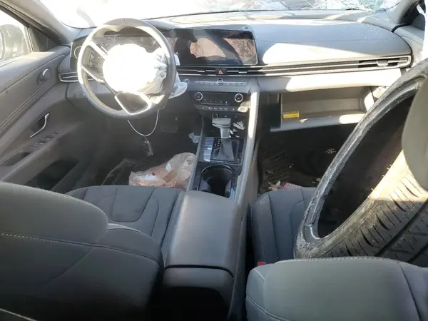 KMHLS4DG3SU884688 2025 HYUNDAI ELANTRA - Image 8