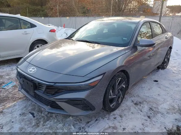KMHLS4DG3SU893049 2025 HYUNDAI ELANTRA - Image 2