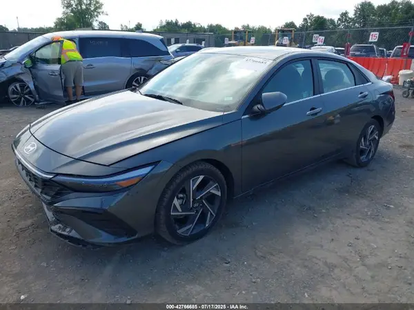 KMHLS4DG3SU906575 2025 HYUNDAI ELANTRA - Image 2