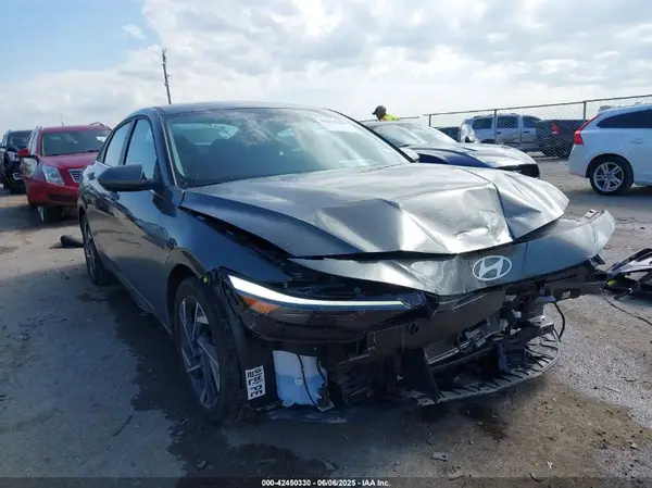 KMHLS4DG3SU952939 2025 HYUNDAI ELANTRA - Image 1