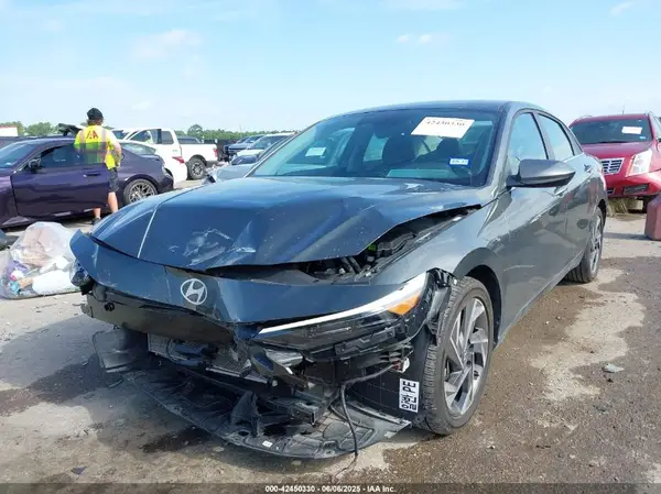 KMHLS4DG3SU952939 2025 HYUNDAI ELANTRA - Image 2