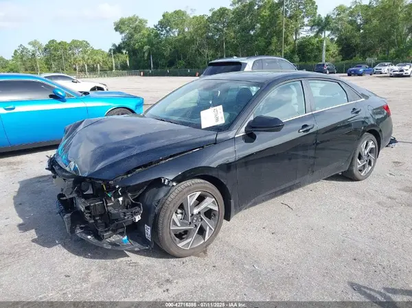 KMHLS4DG3SU968249 2025 HYUNDAI ELANTRA - Image 2