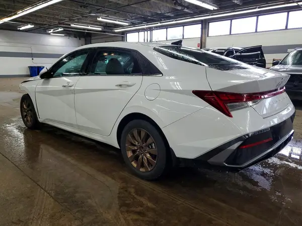 KMHLS4DG3SU989411 2025 HYUNDAI ELANTRA - Image 2