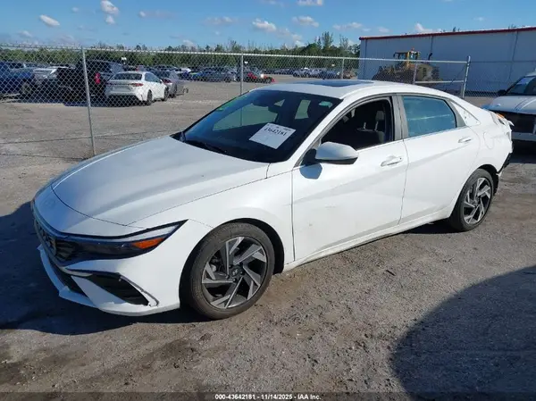 KMHLS4DG4RU642681 2024 HYUNDAI ELANTRA - Image 2