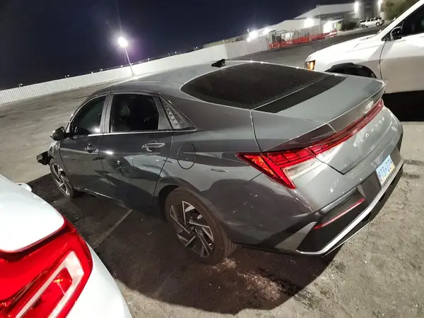 KMHLS4DG4RU652756 2024 HYUNDAI ELANTRA - Image 2