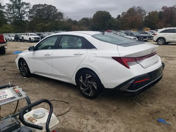 KMHLS4DG4RU696546 2024 HYUNDAI ELANTRA - Image 2