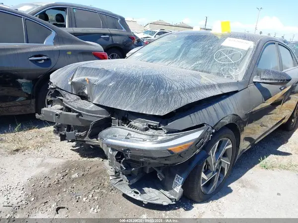 KMHLS4DG4RU711174 2024 HYUNDAI ELANTRA - Image 2