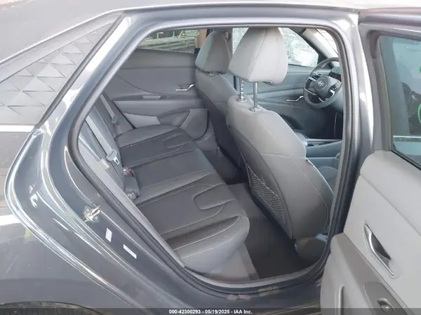 KMHLS4DG4RU717363 2024 HYUNDAI ELANTRA - Image 8
