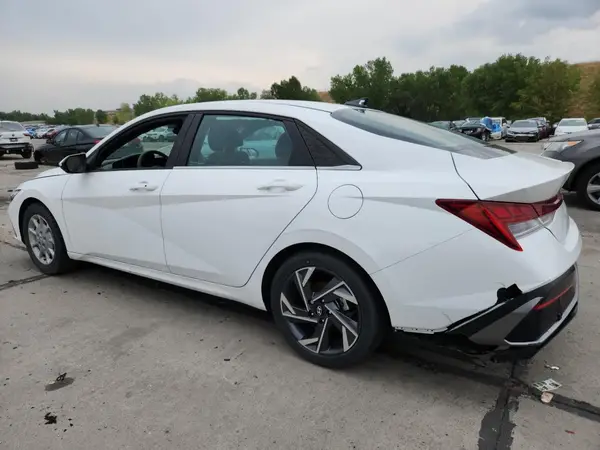 KMHLS4DG4RU835168 2024 HYUNDAI ELANTRA - Image 2