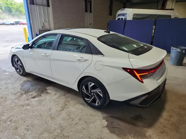KMHLS4DG4SU027764 2025 HYUNDAI ELANTRA - Image 2