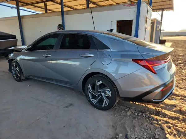 KMHLS4DG5RU666939 2024 HYUNDAI ELANTRA - Image 2