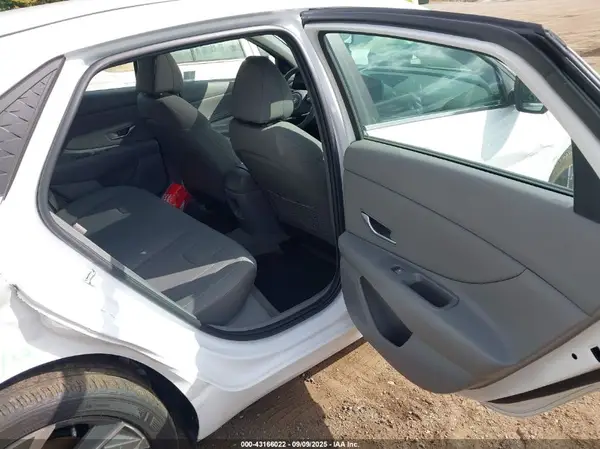 KMHLS4DG5RU676676 2024 HYUNDAI ELANTRA - Image 8