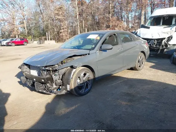 KMHLS4DG5RU677505 2024 HYUNDAI ELANTRA - Image 2