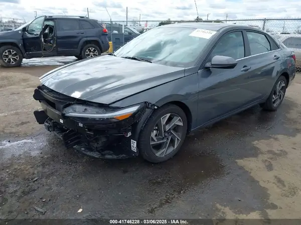 KMHLS4DG5RU754518 2024 HYUNDAI ELANTRA - Image 2
