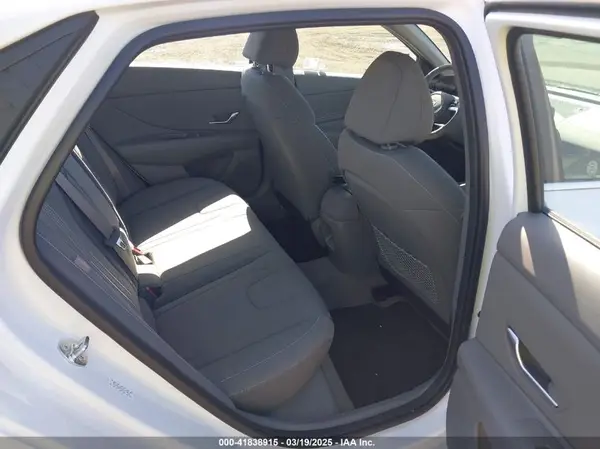KMHLS4DG5RU764563 2024 HYUNDAI ELANTRA - Image 8